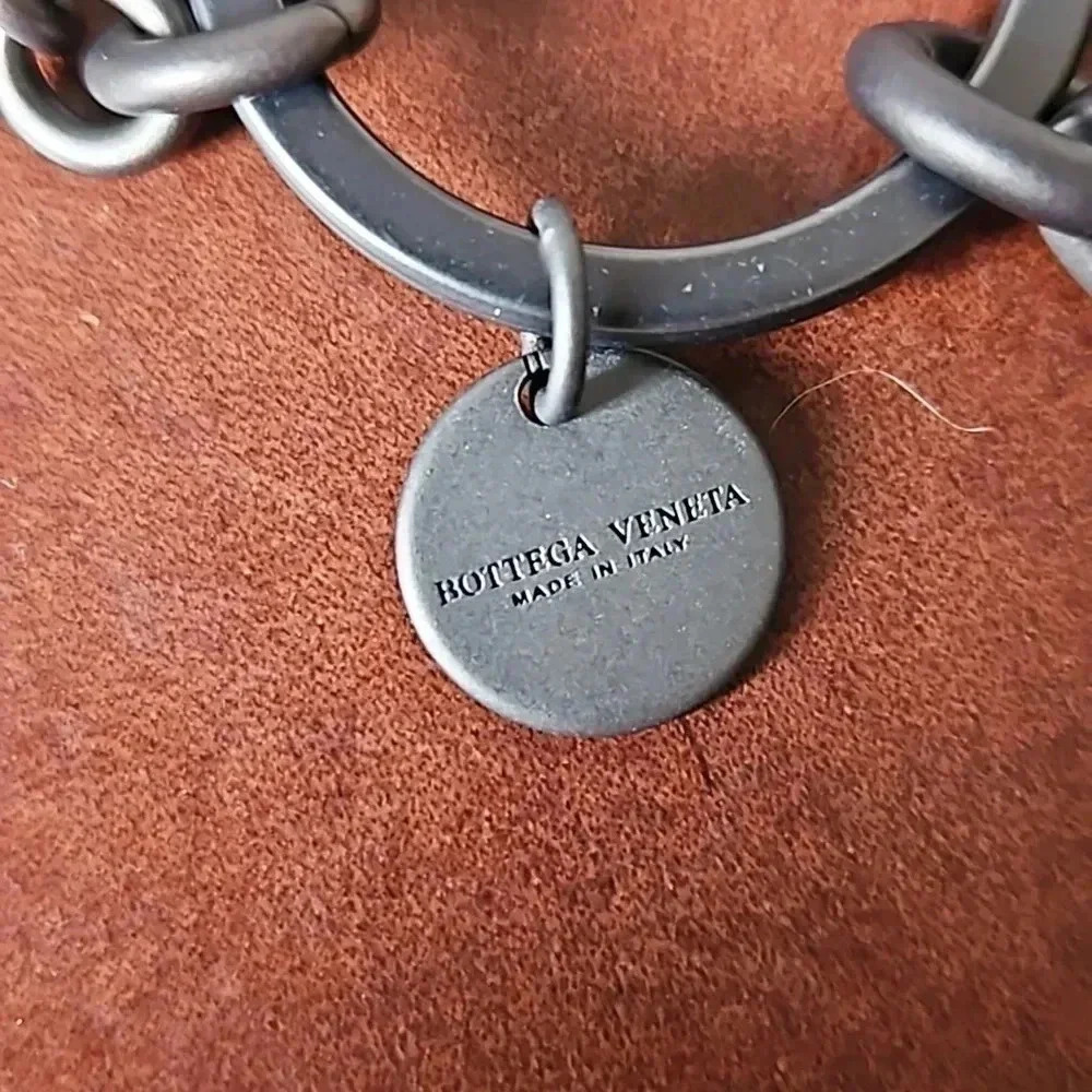 Bottega Veneta Heart Embossed Leather Key Ring Charm - Picture 3 of 4
